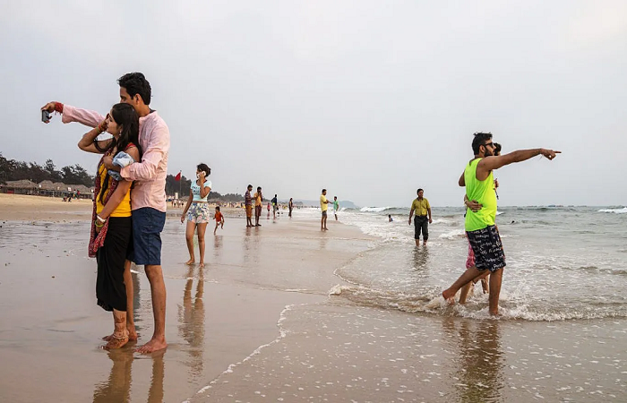 Selfie-in-Goa-1366x768